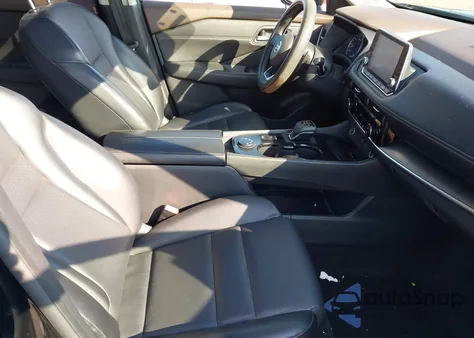 2021 Nissan Rogue Sv Intelligent Awd z USA, uszkodzony, nr VIN 5N1AT3BB0MC683314